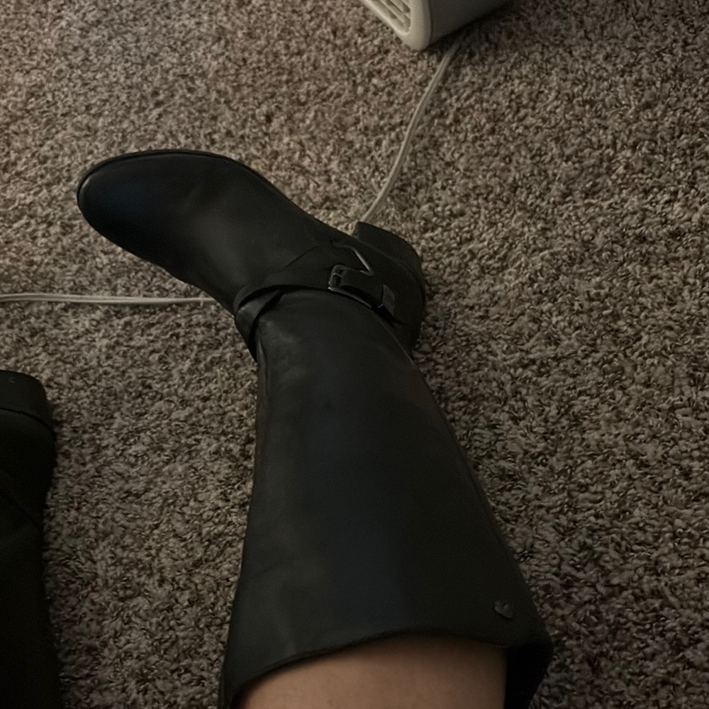 Anne Klein Black Elegant Heeled Boots - Picture 7 of 8